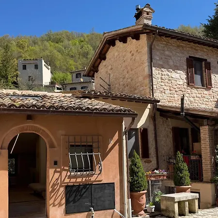 Casa Sulla Cascata Rasiglia